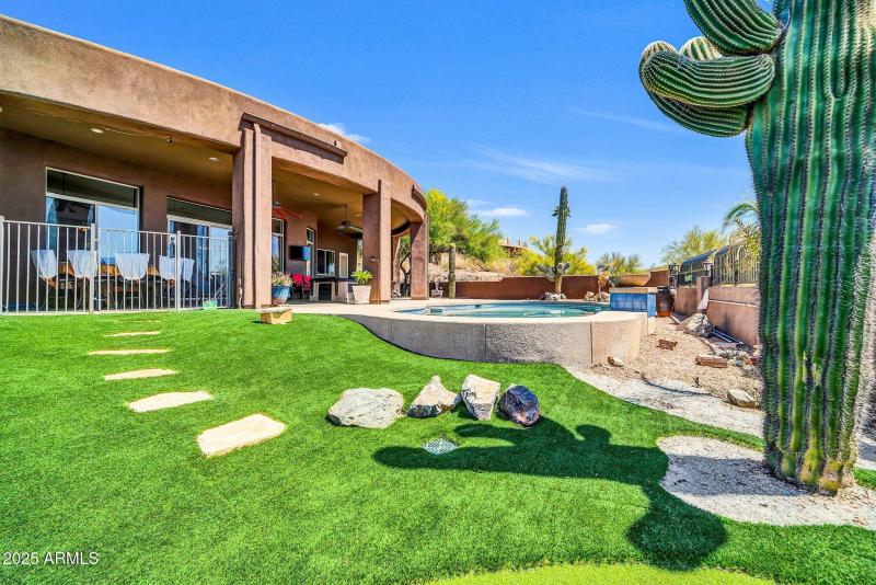 3335 W Carriage Dr-42