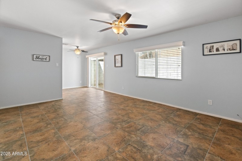 8412 E Roosevelt St-4