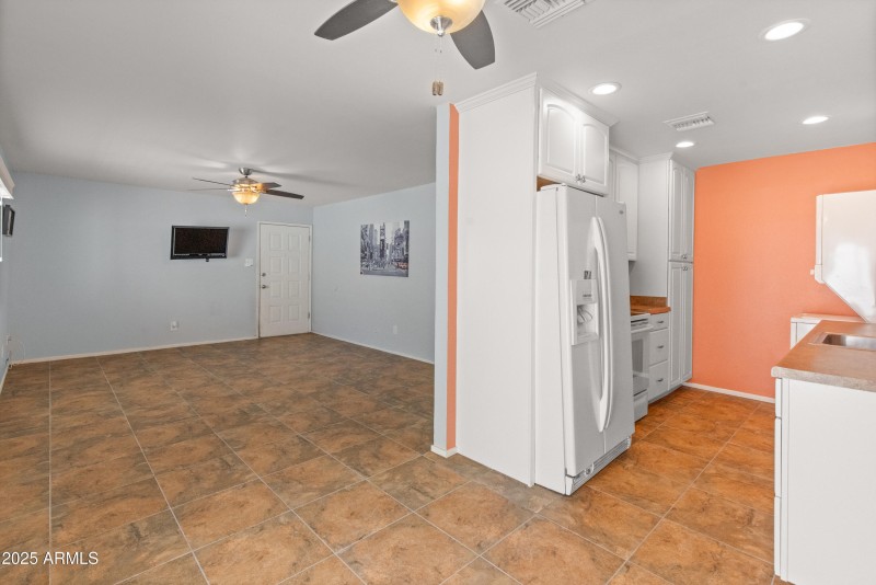 8412 E Roosevelt St-6