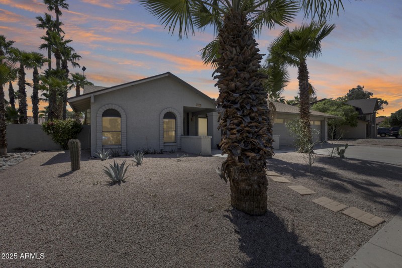 Virtual Twilight - Front yard