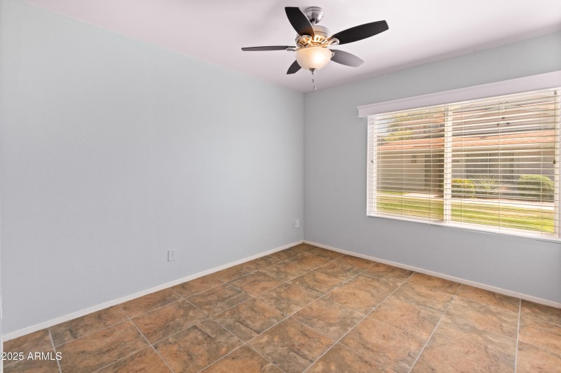 8412 E Roosevelt St-13