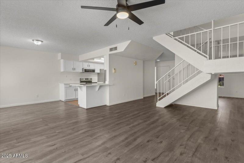 13-Family Room & Kitchen