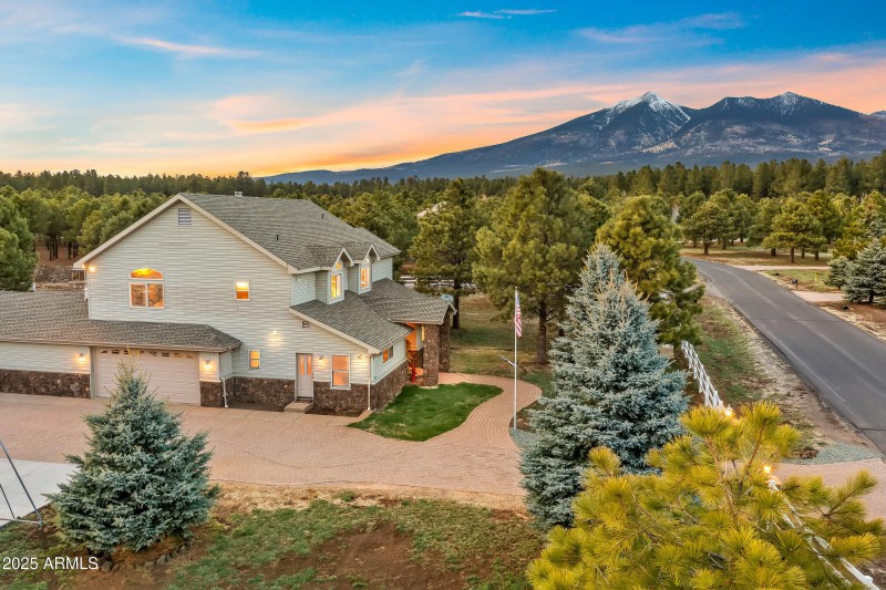 003_2705_w_creighton_dr-3_895