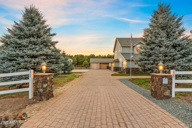 005_2705_w_creighton_dr-5_546