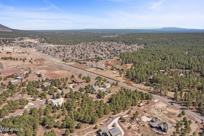 014_2705_w_creighton_dr-14_555