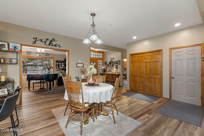 029_2705_w_creighton_dr-29_943