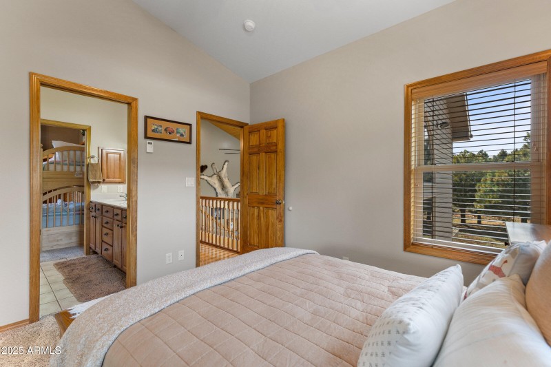 044_2705_w_creighton_dr-44_294