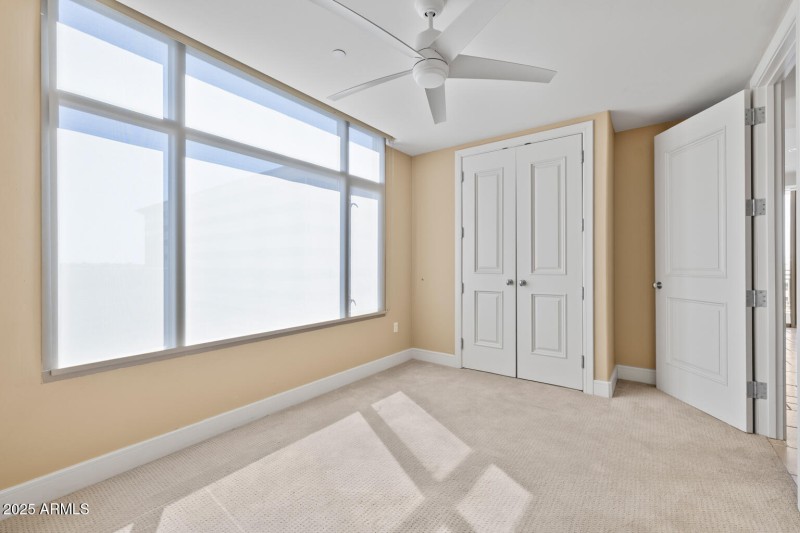 2211 E Camelback Rd - 288