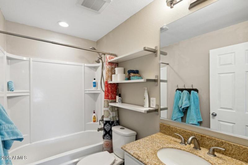 campbell casita bathroom
