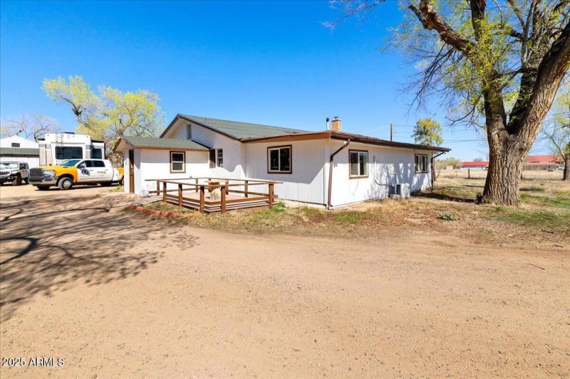 Front - 1414 N. State Route 89