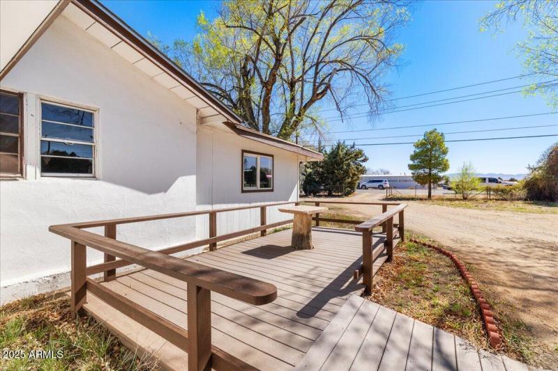 Front - 1414 N. State Route 89