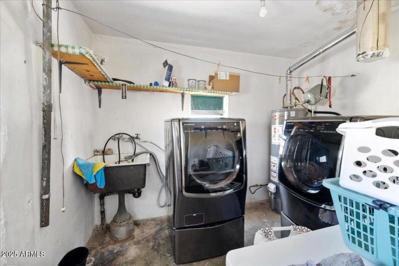 Laundry Room - 1414 N. State Route 89