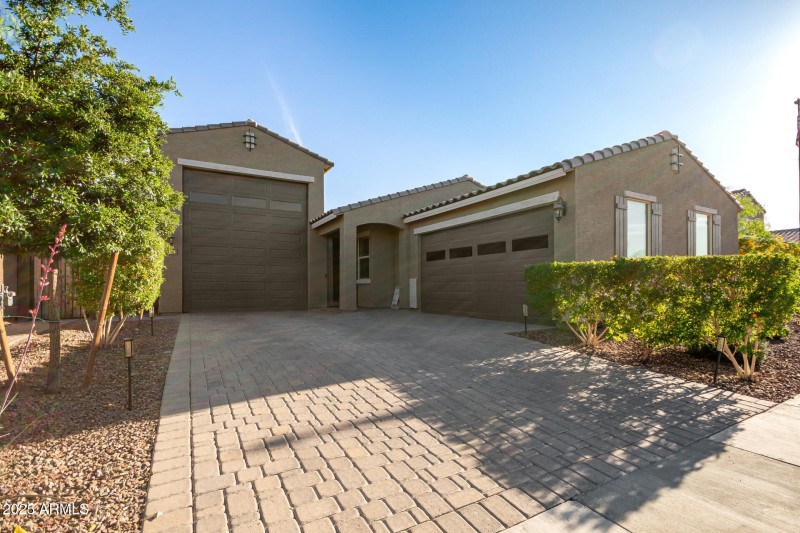 11 - Pinnacle Ave