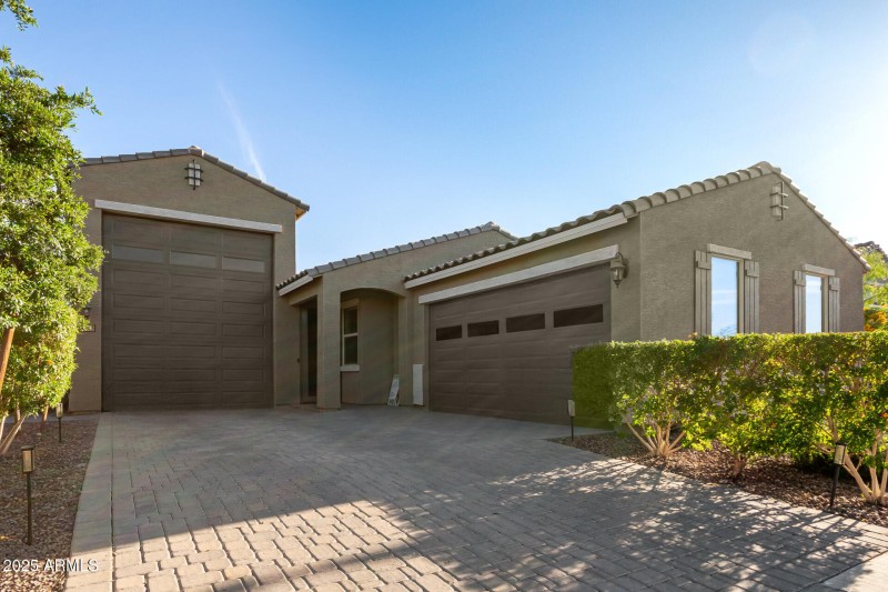 12 - Pinnacle Ave