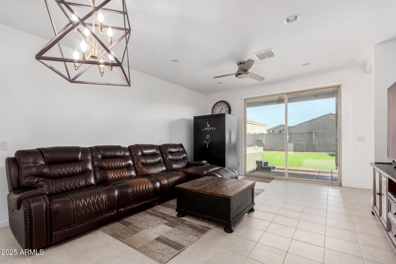 13 - Pinnacle Ave