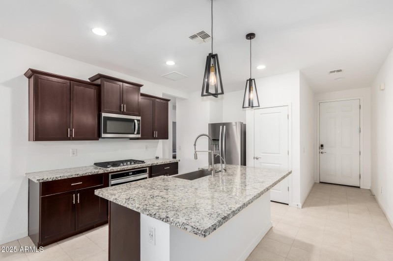 16 - Pinnacle Ave