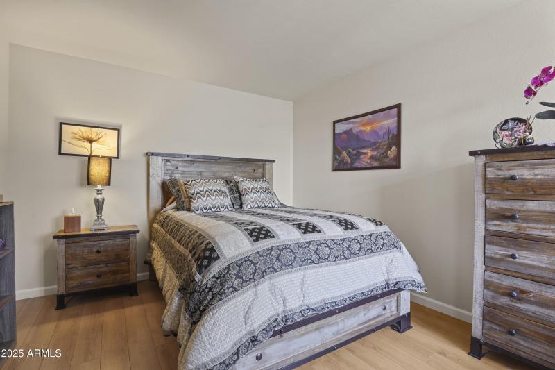 Guest Bedroom (1)