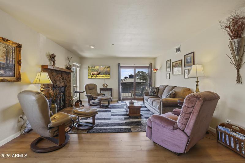 Living Room (3)