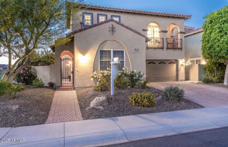 Carol Ave - gated entry