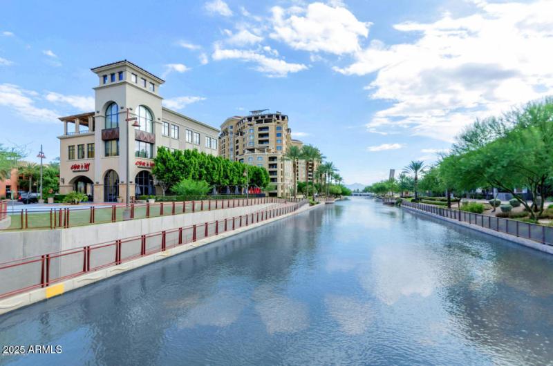 SCOTTSDALE'S WATERFRONT