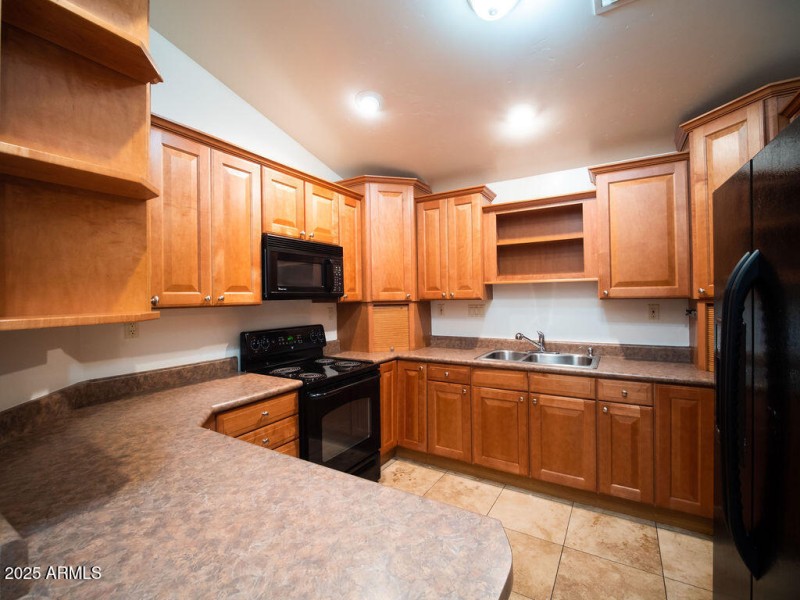 734 E Maryland 1 - Kitchen 2