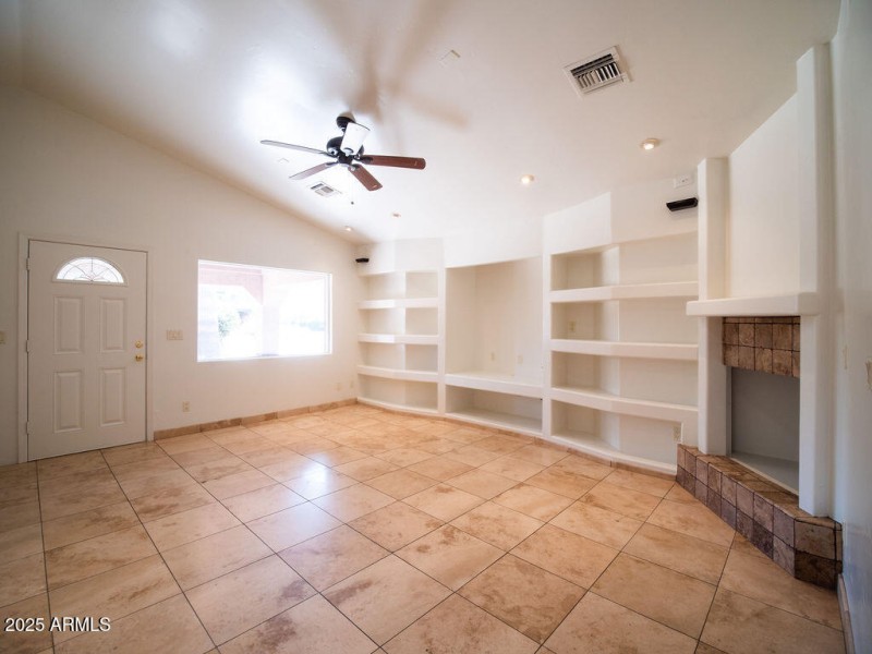 734 E Maryland 1 - Living Area 2