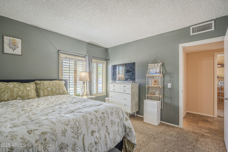 Secondary bedroom out