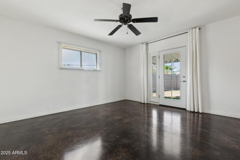 19-web-or-mls-2740-n-21st-dr