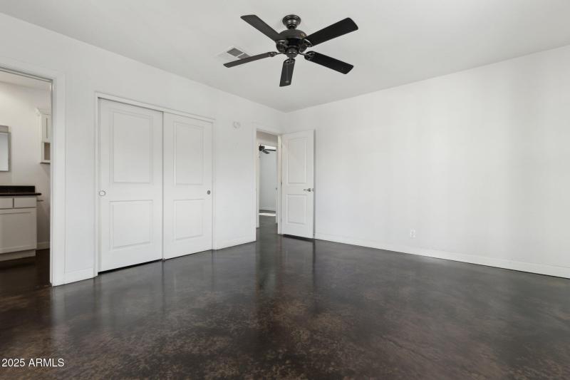 21-web-or-mls-2740-n-21st-dr