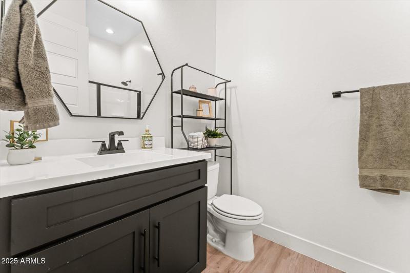 33-033-bathroom-3