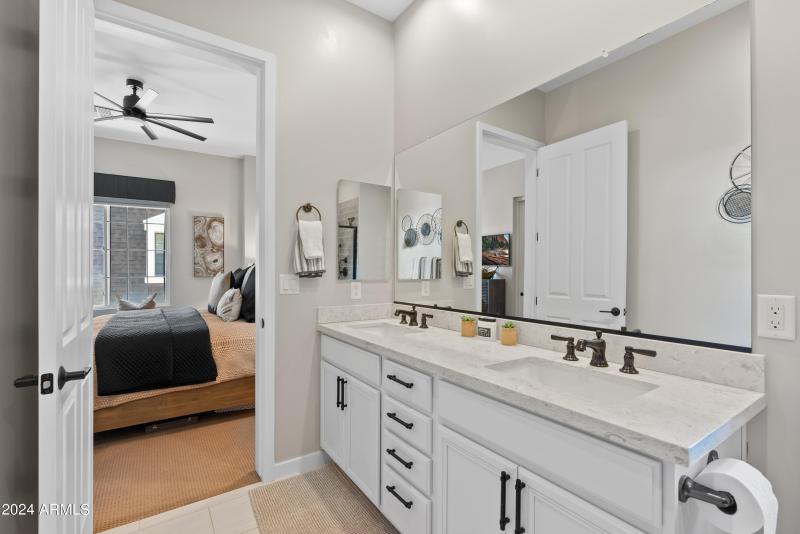 Primary suite bath