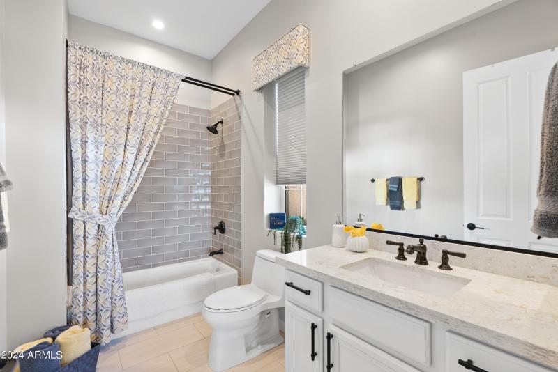 second suite bath