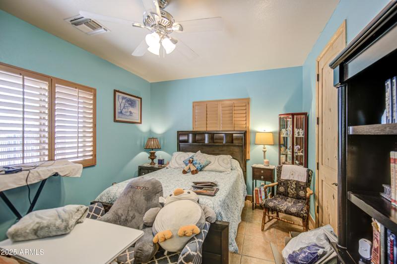 Bedroom 3-pic 1