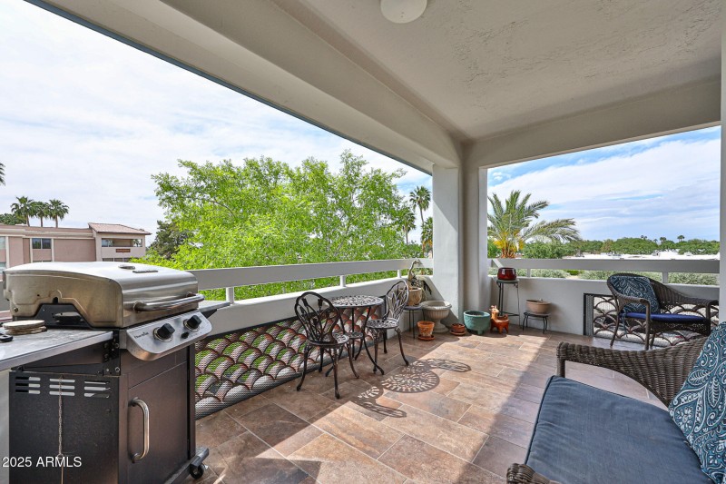 BALCONY TILED
