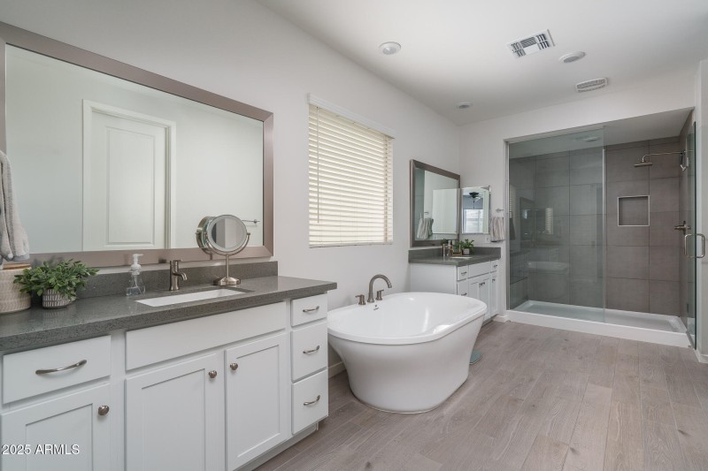 13) PRIMARY BATH