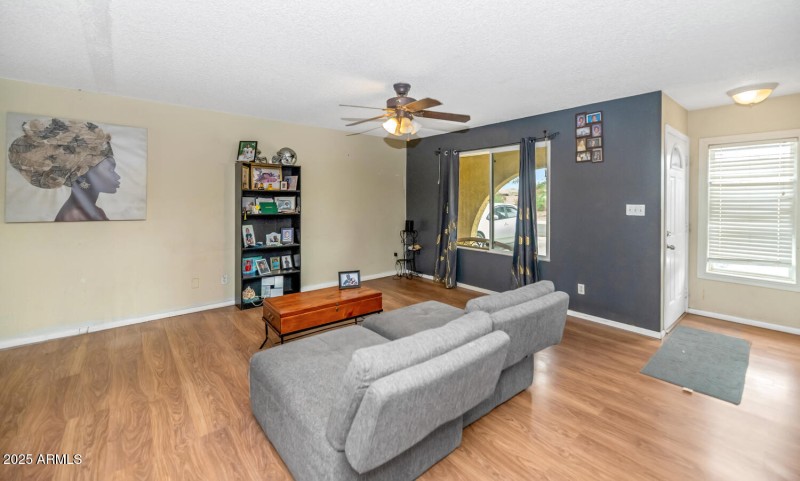 4417 W Sandra Cir-003-014-1500x901