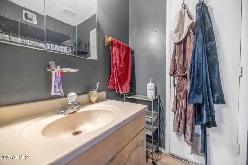 4417 W Sandra Cir-013-017-1500x1000