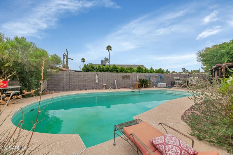 4417 W Sandra Cir-019-008-1500x1000