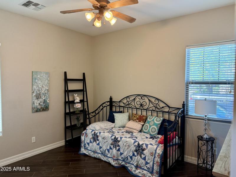 2nd Bedroom with Twin & Trundle Bed
