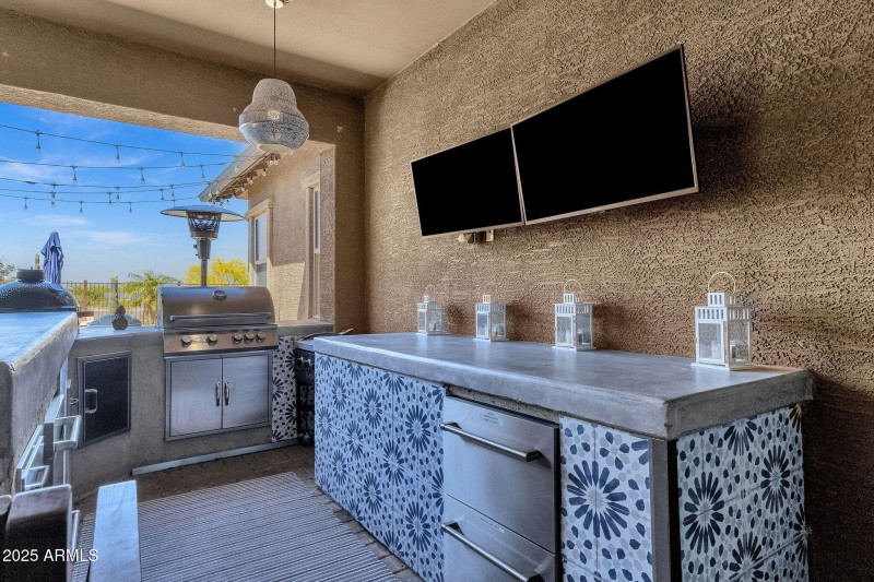Outdoor Kitchen