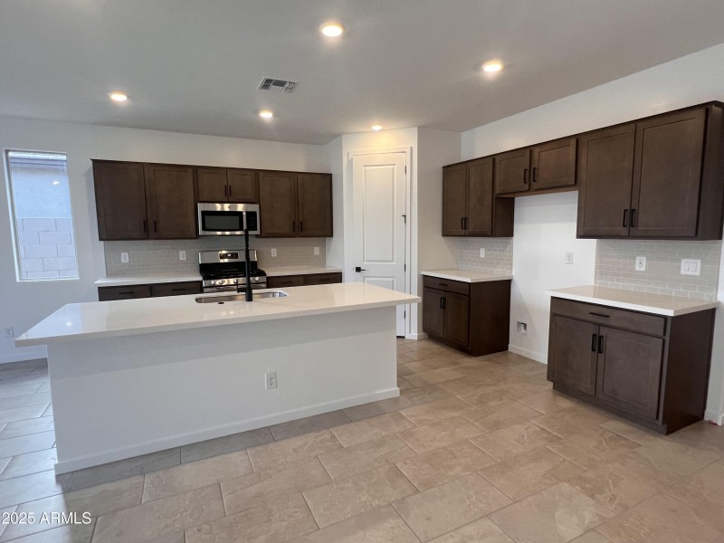 1058 Kitchen