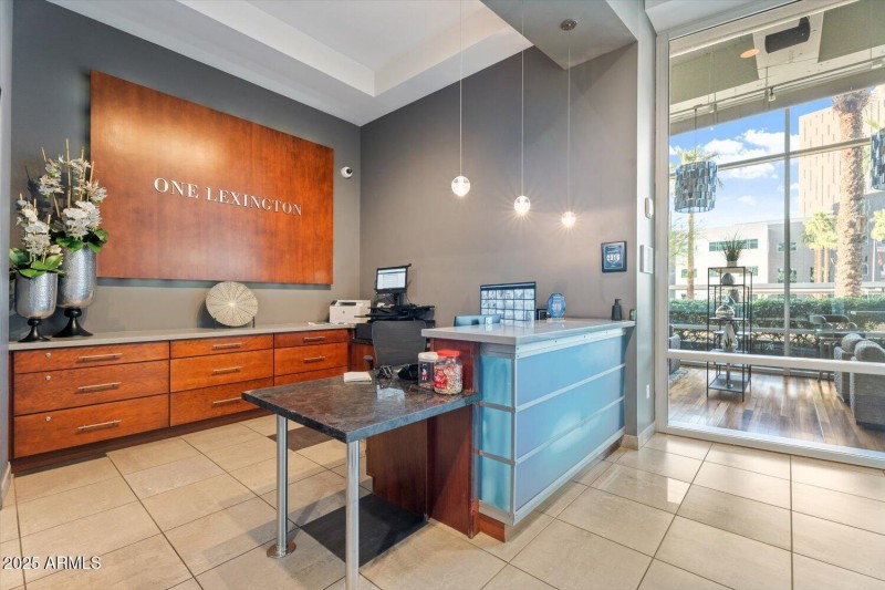 Front Desk to Serve