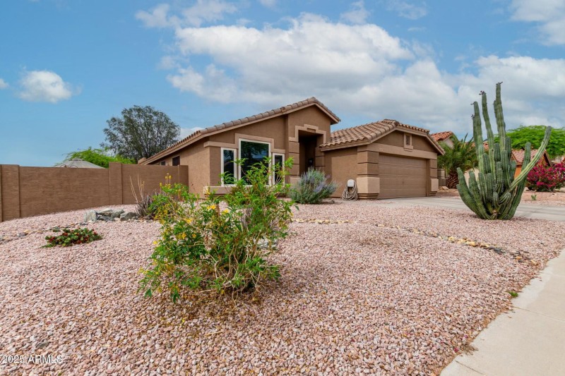32- 1033 E MOUNTAIN VISTA DR, Phoenix