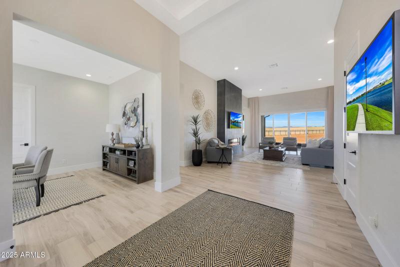 3 Foyer B2-5