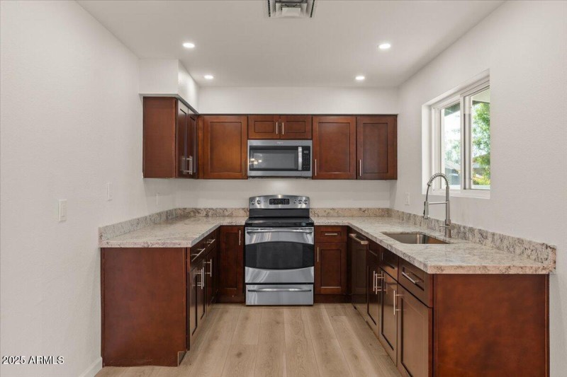 15-Kitchen