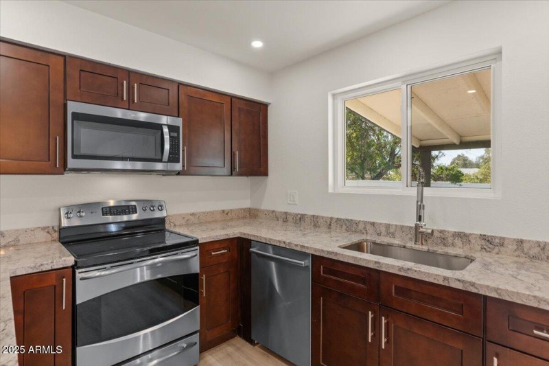 16-Kitchen