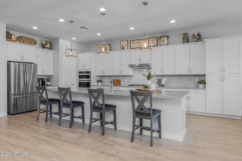 9)KITCHEN