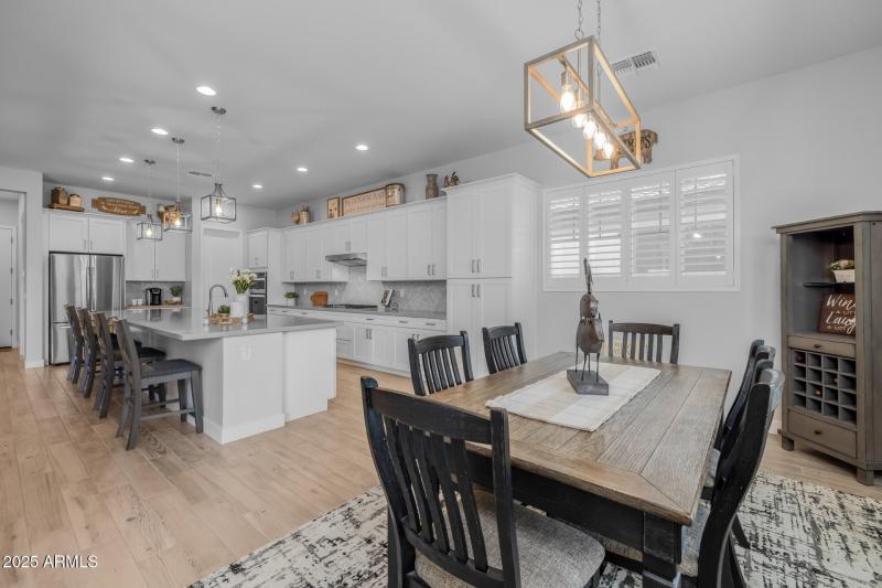 16)KITCHEN