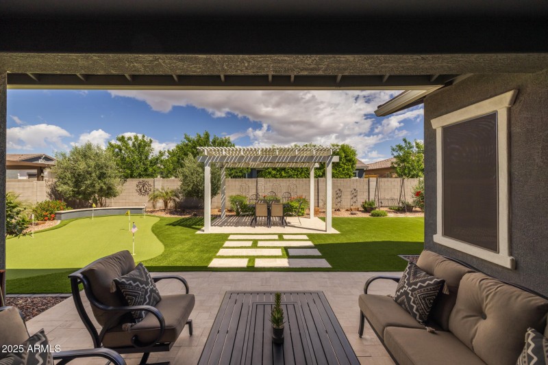 37)BACKYARD