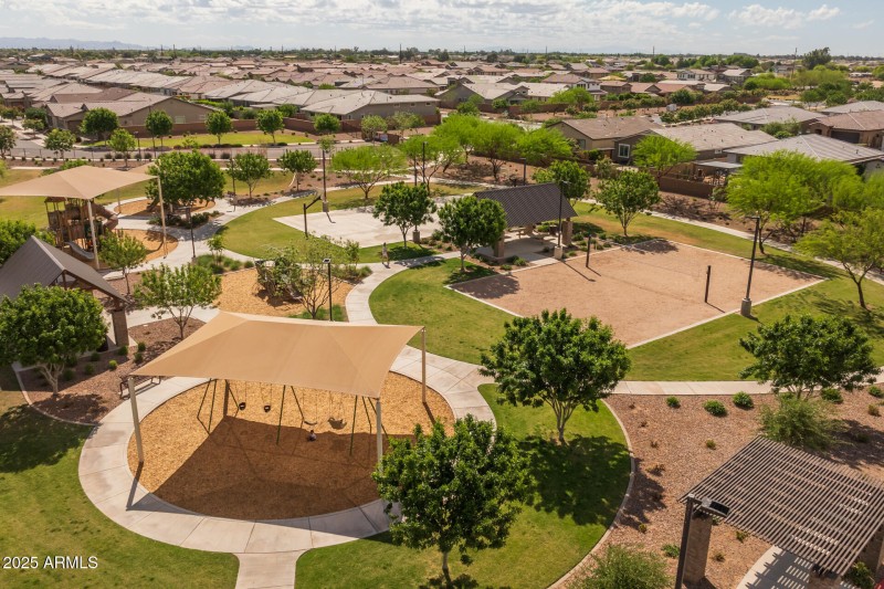48)COMMUNITY PARK